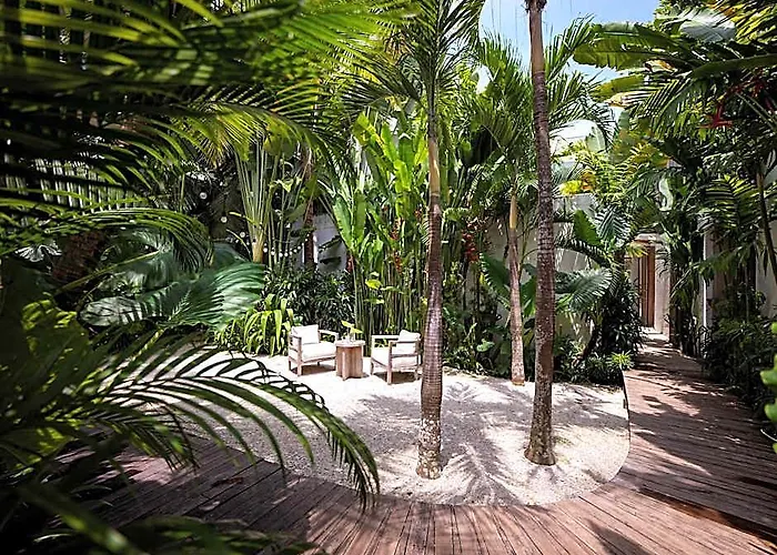 Makali Temple Village Hotel 5*