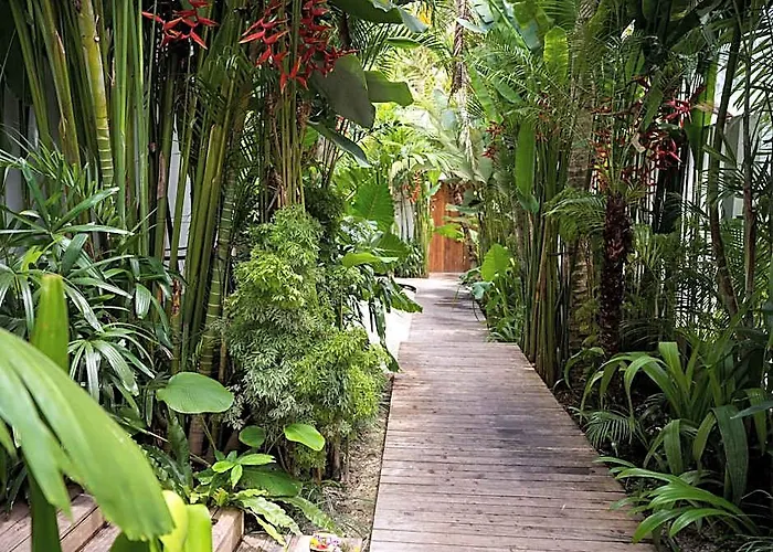 Makali Temple Village Pererenan